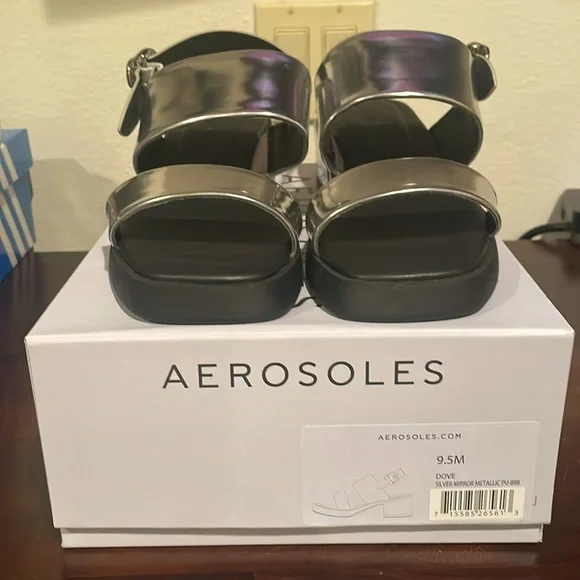 New Aerosoles Chrome Metallic Sandals - Picture 3 of 5